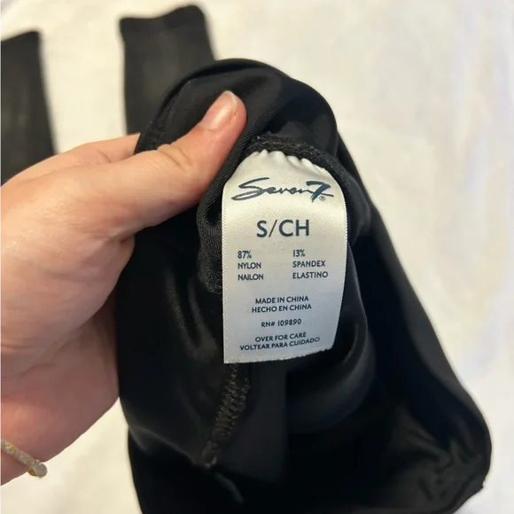 4/$10 Seven7 shimmery leggings - Picture 3 of 6